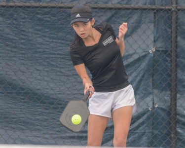 Paddles-at-the-Plex-Spring-Alia-Brown-7278