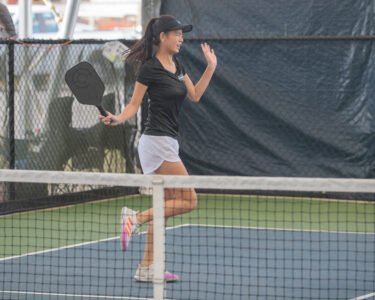 Paddles-at-the-Plex-Spring-Alia-Brown-7454