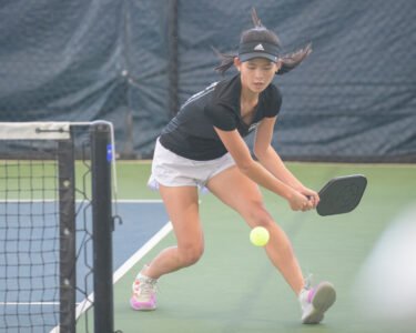 Paddles-at-the-Plex-Spring-Alia-Brown-7488