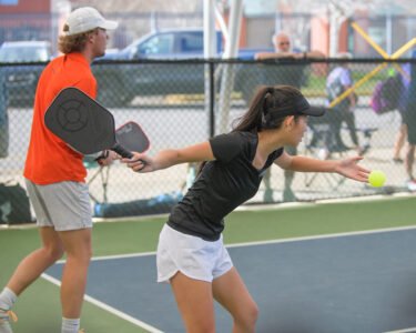 Paddles-at-the-Plex-Spring-Alia-Brown-7626