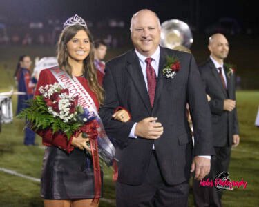 Homecoming-Queen-Payton-Huguley-With-Father©Noles-2734